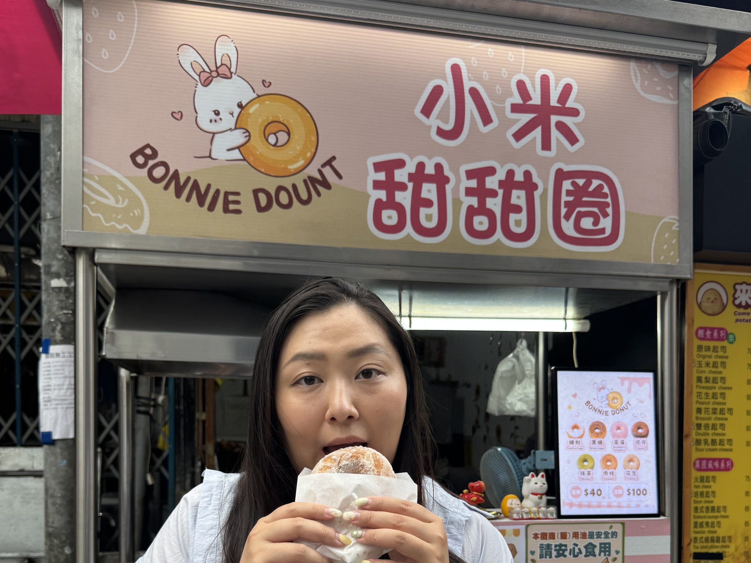 美食部落客葶Ting走訪景美夜市 循著兒時記憶尋找熟悉的好味道。圖/臺北市市場處提供