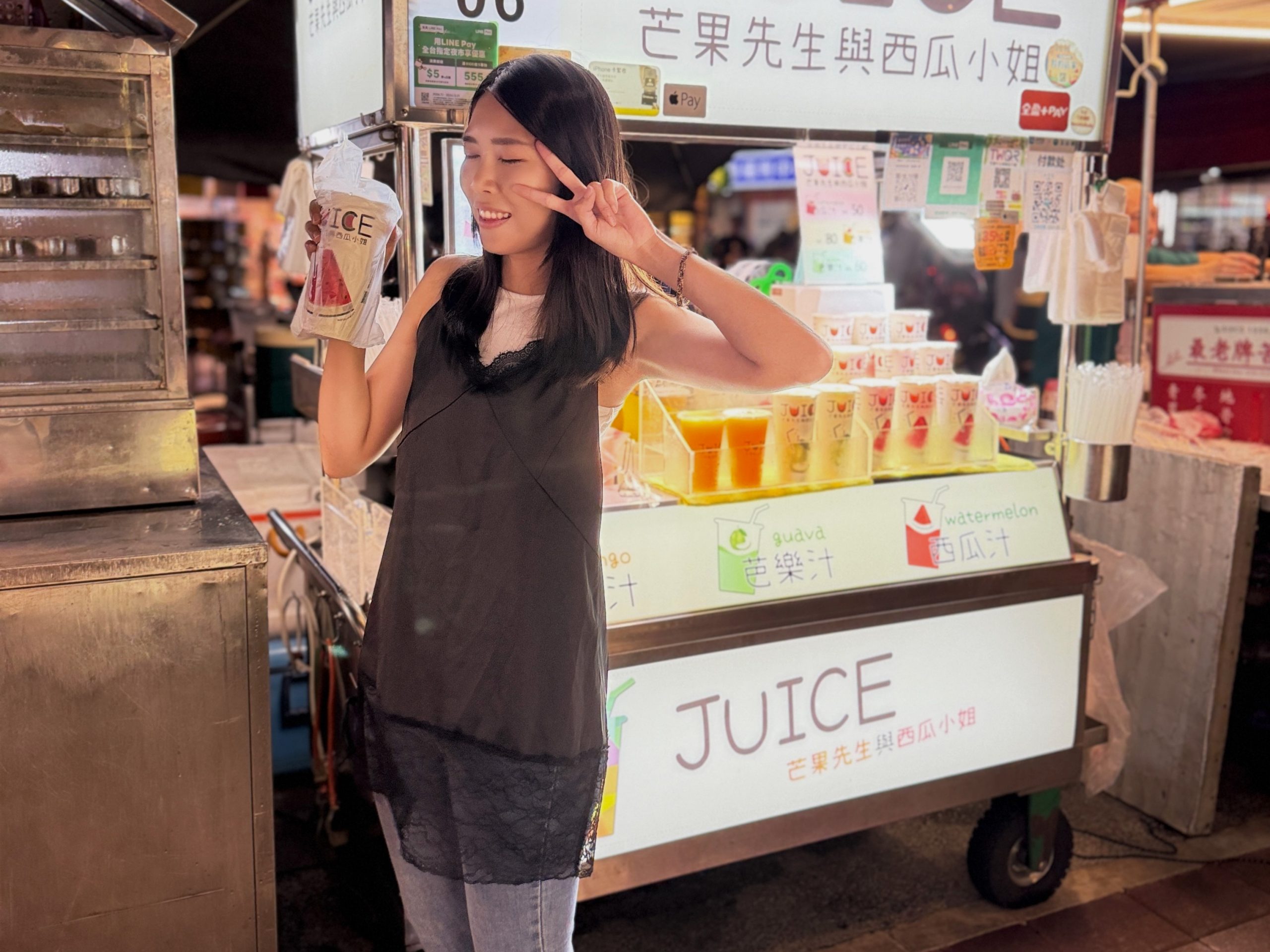 zue此次裝備美食雷達實際走訪寧夏夜市分享自己的美食清單。圖/臺北市市場處