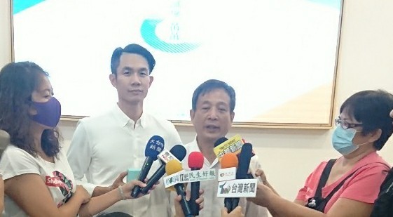 麒麟峰董事長接受採訪